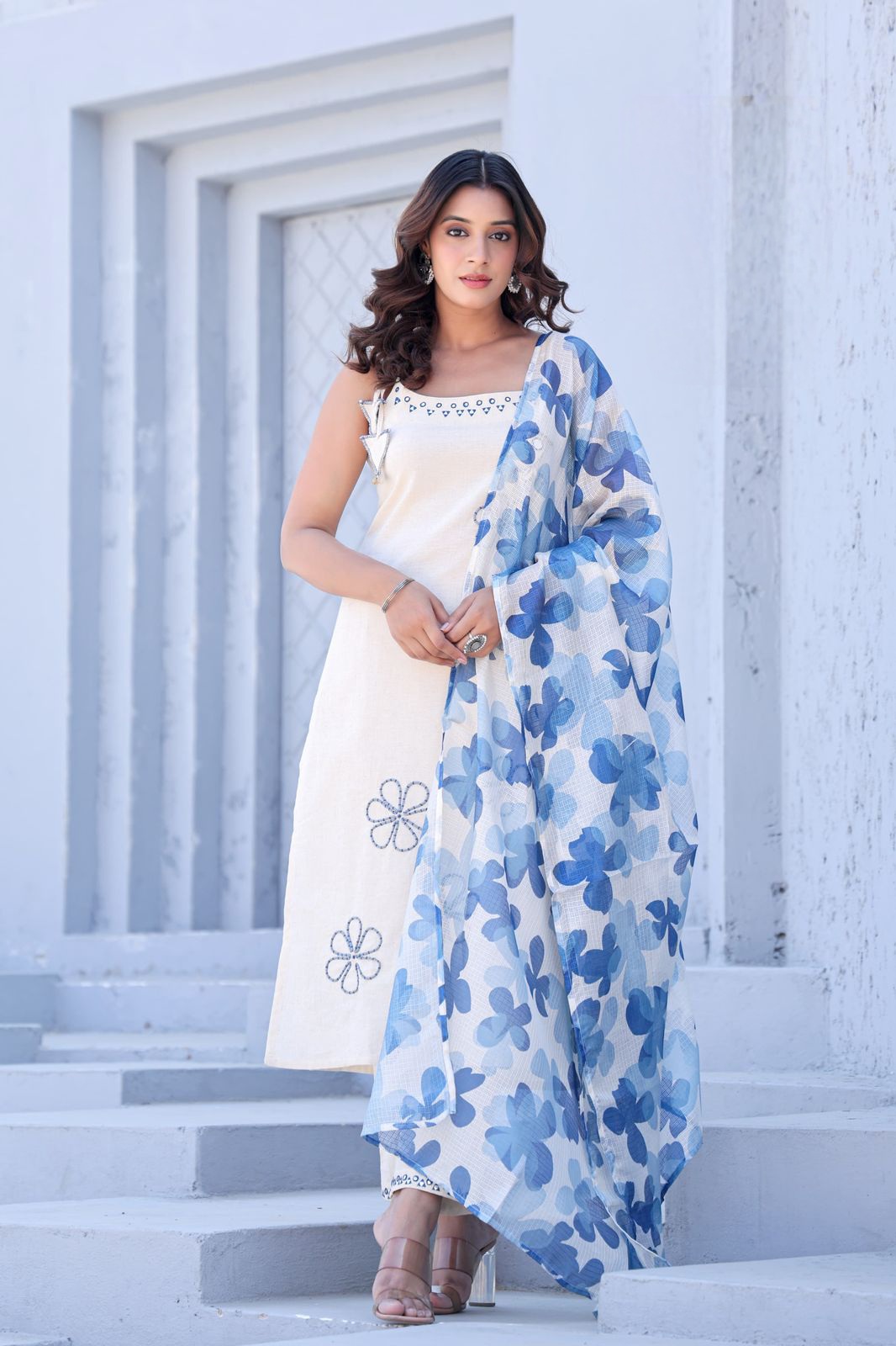 /storage/photos/1/Products/Kurti/blue kurti (1).jpg